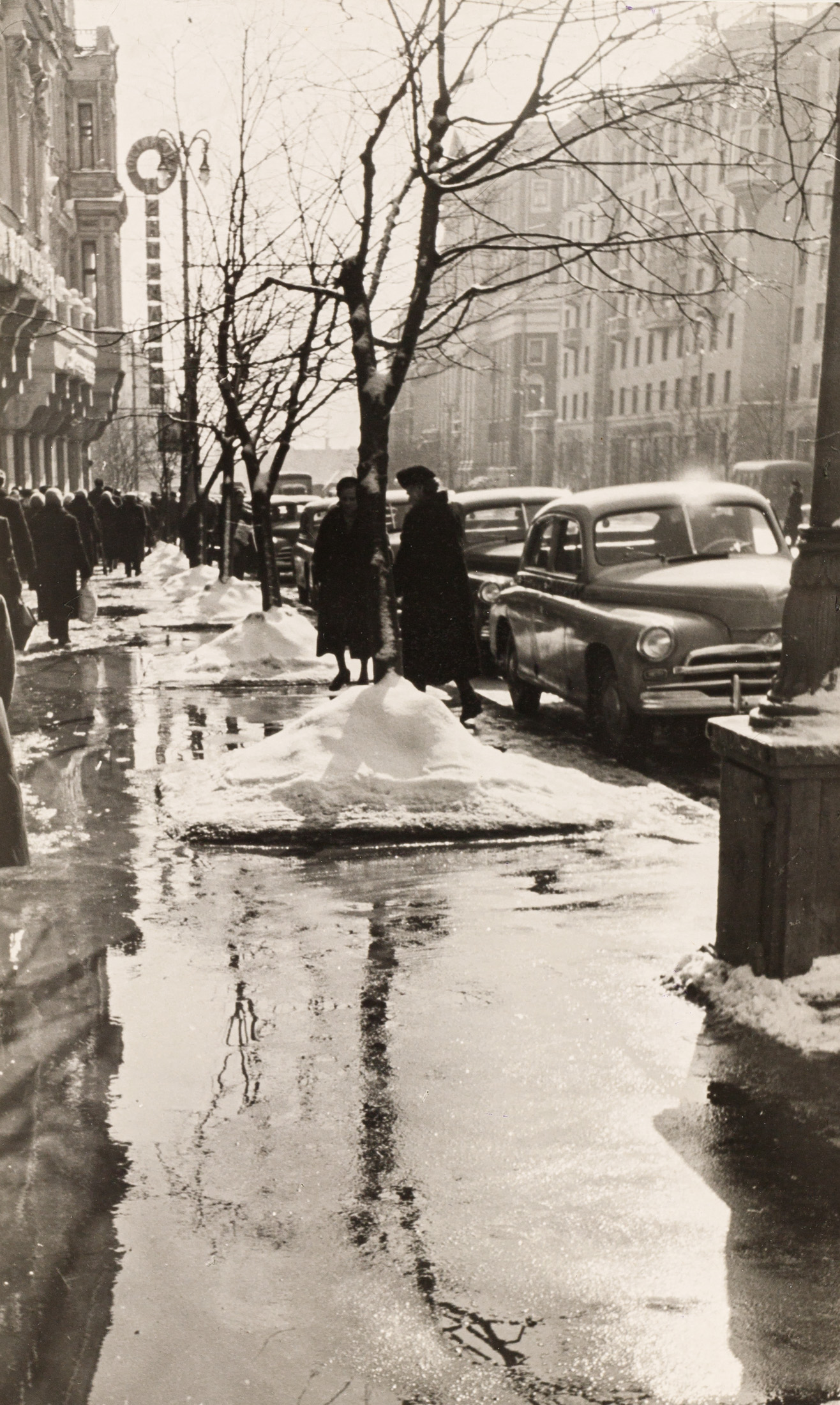 Сет из 4 фотографий Москвы ранней весной