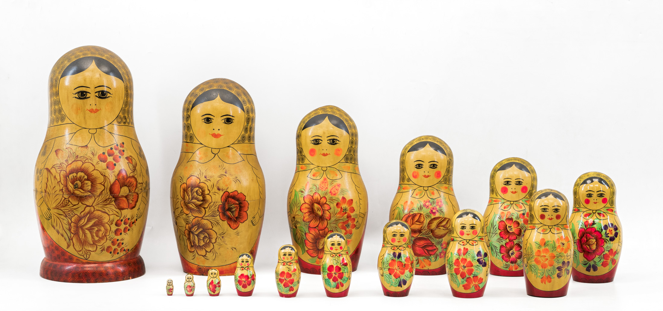 Деревянная игрушка «Матрёшка 15-кукольная»