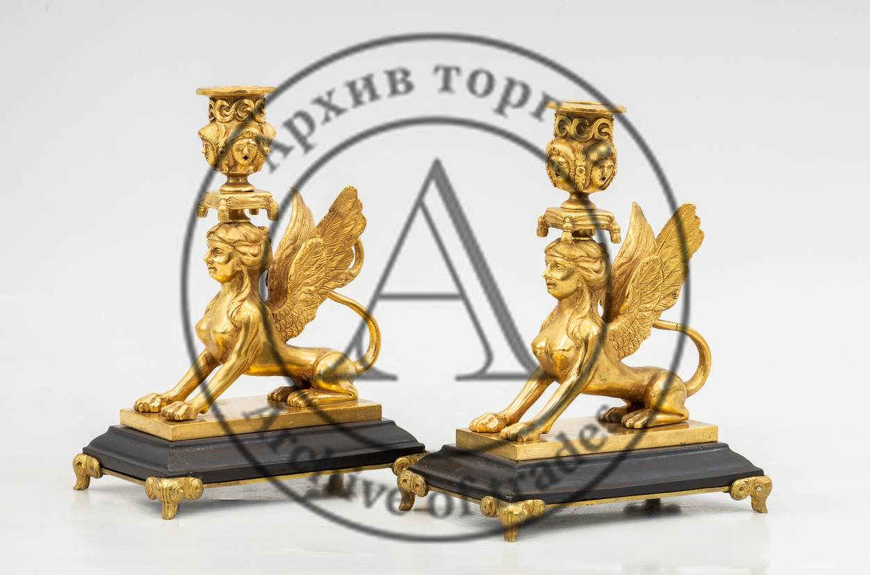 Два подсвечника на одну свечу в виде фигурок сфинксов
