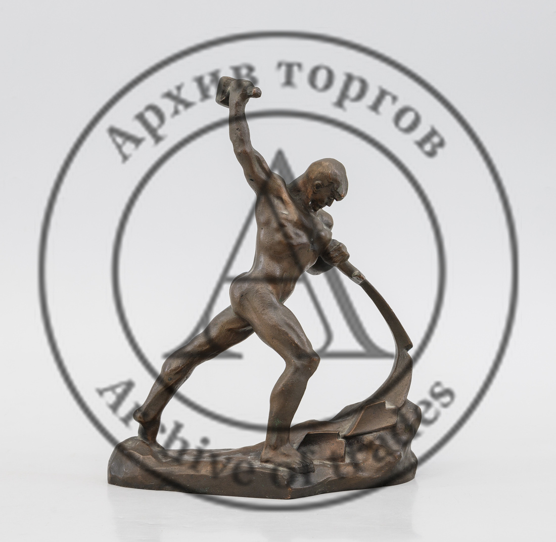 Модель памятника «Перекуём мечи на орала» подаренного Советским Союзом.