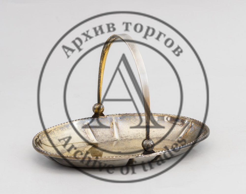 Конфетница серебряная.