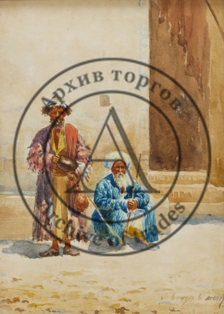 У входа в мечеть