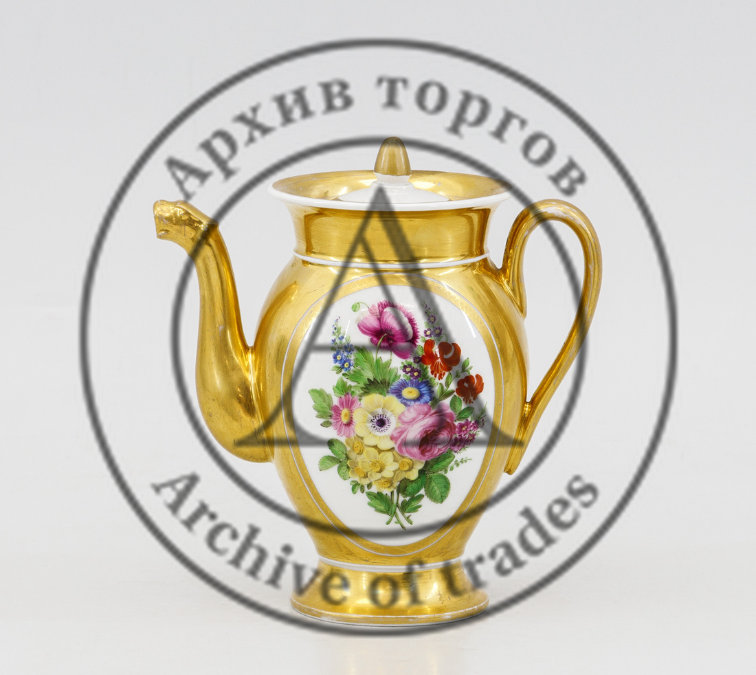 Кофейник с цветочной росписью и золотым крытьем