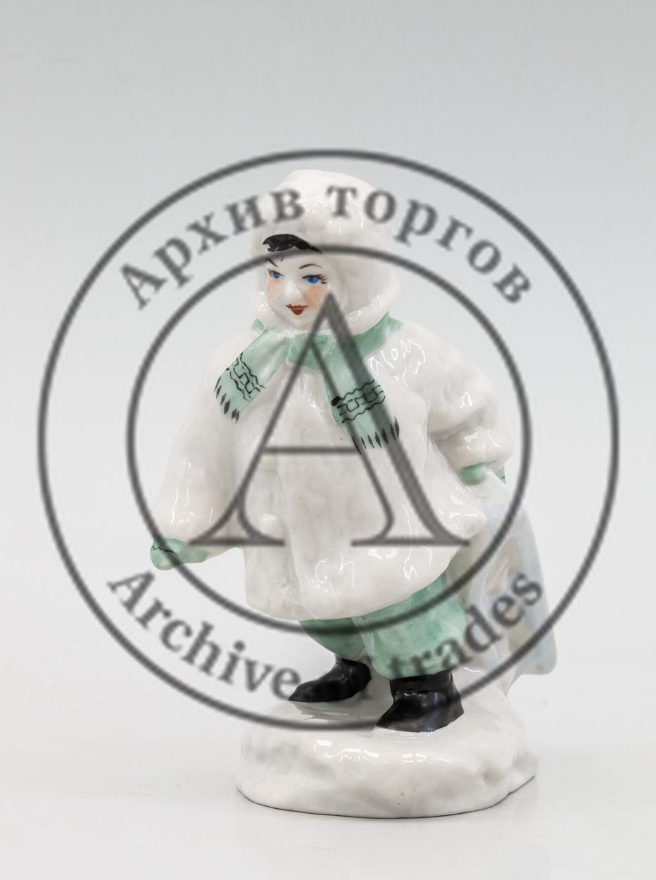 Скульптура «Девочка с санками»