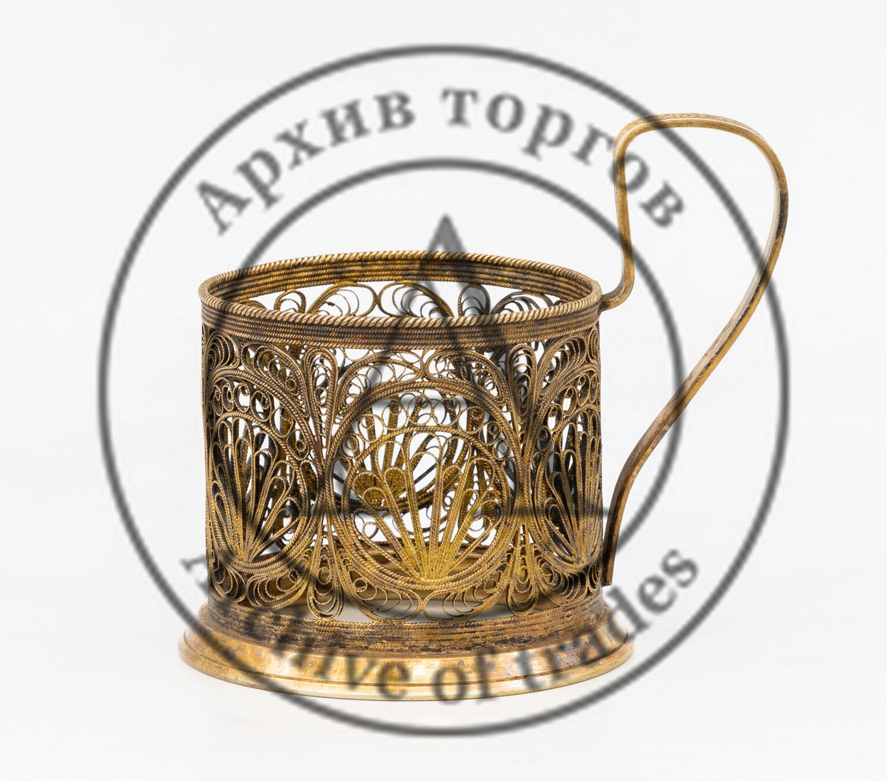 Подстаканник со сканным декором