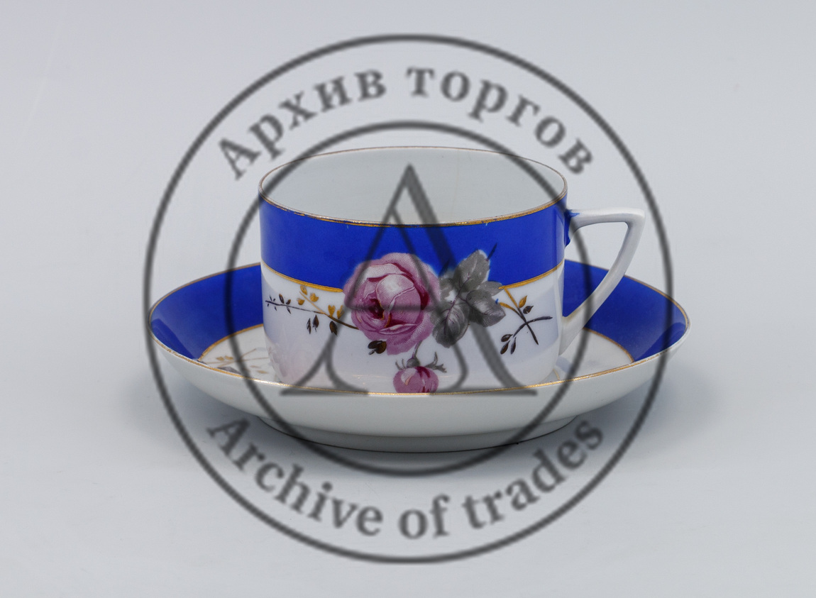 Чайная пара с синим бортом и розой