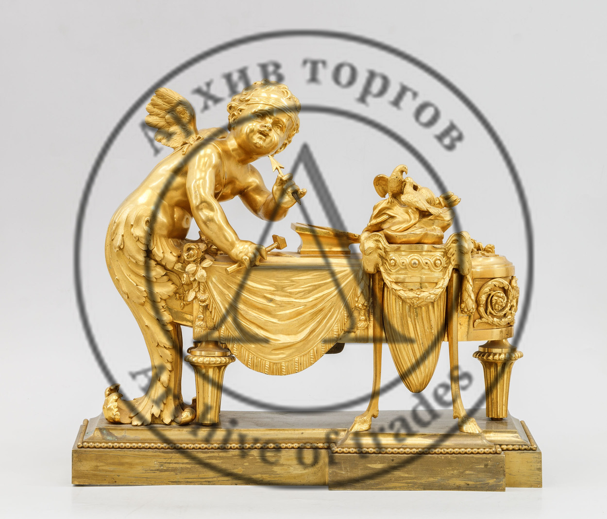 Скульптурная композиция «Амур, кующий стрелы»
