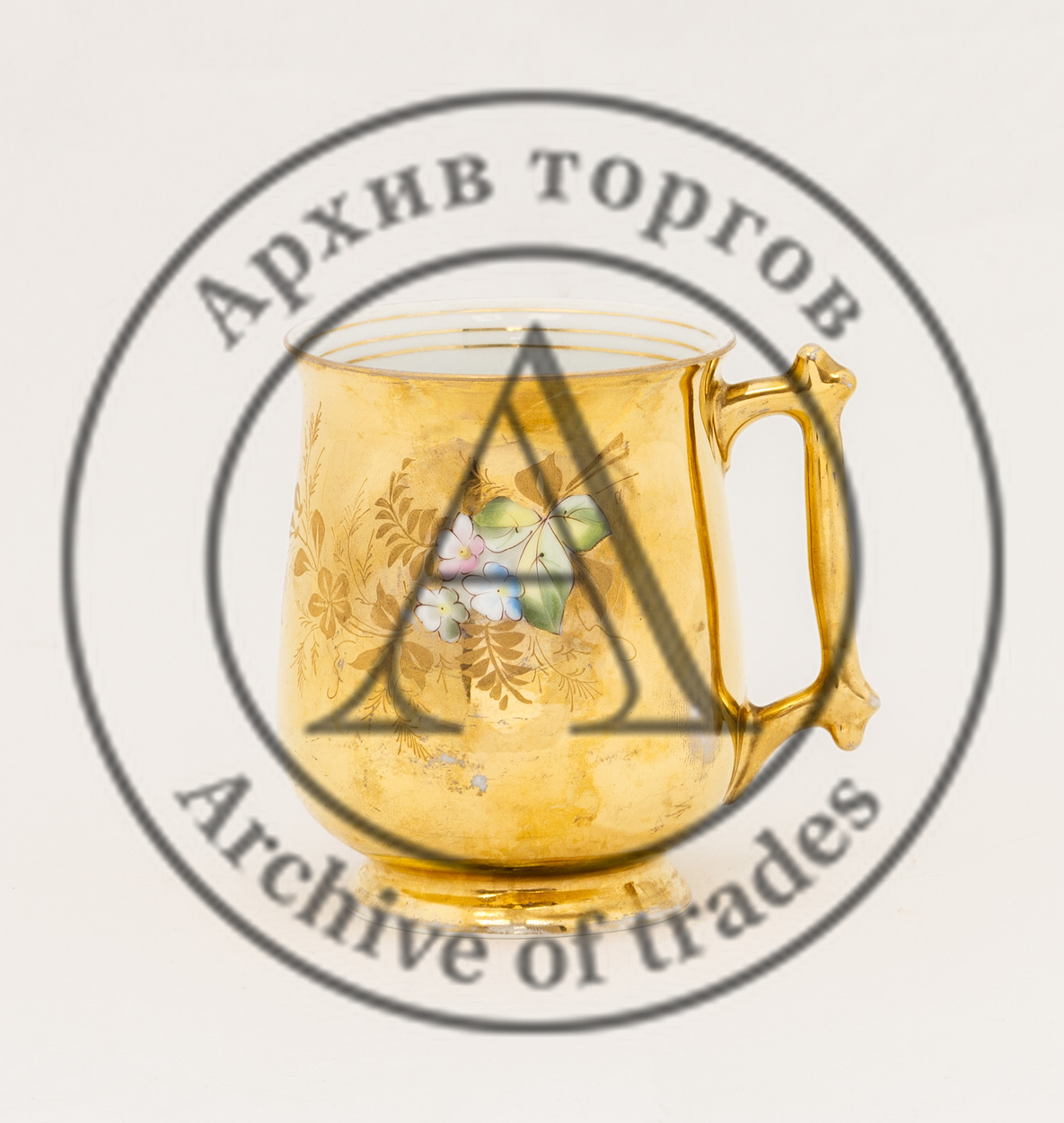 Бокал золотой