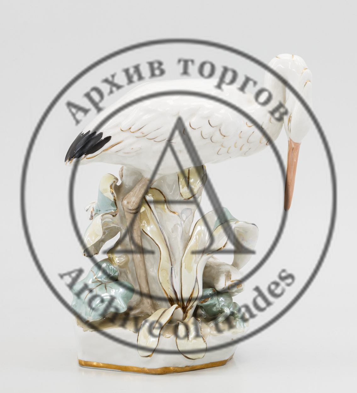 Скульптура «Цапля с лягушкой на болоте»