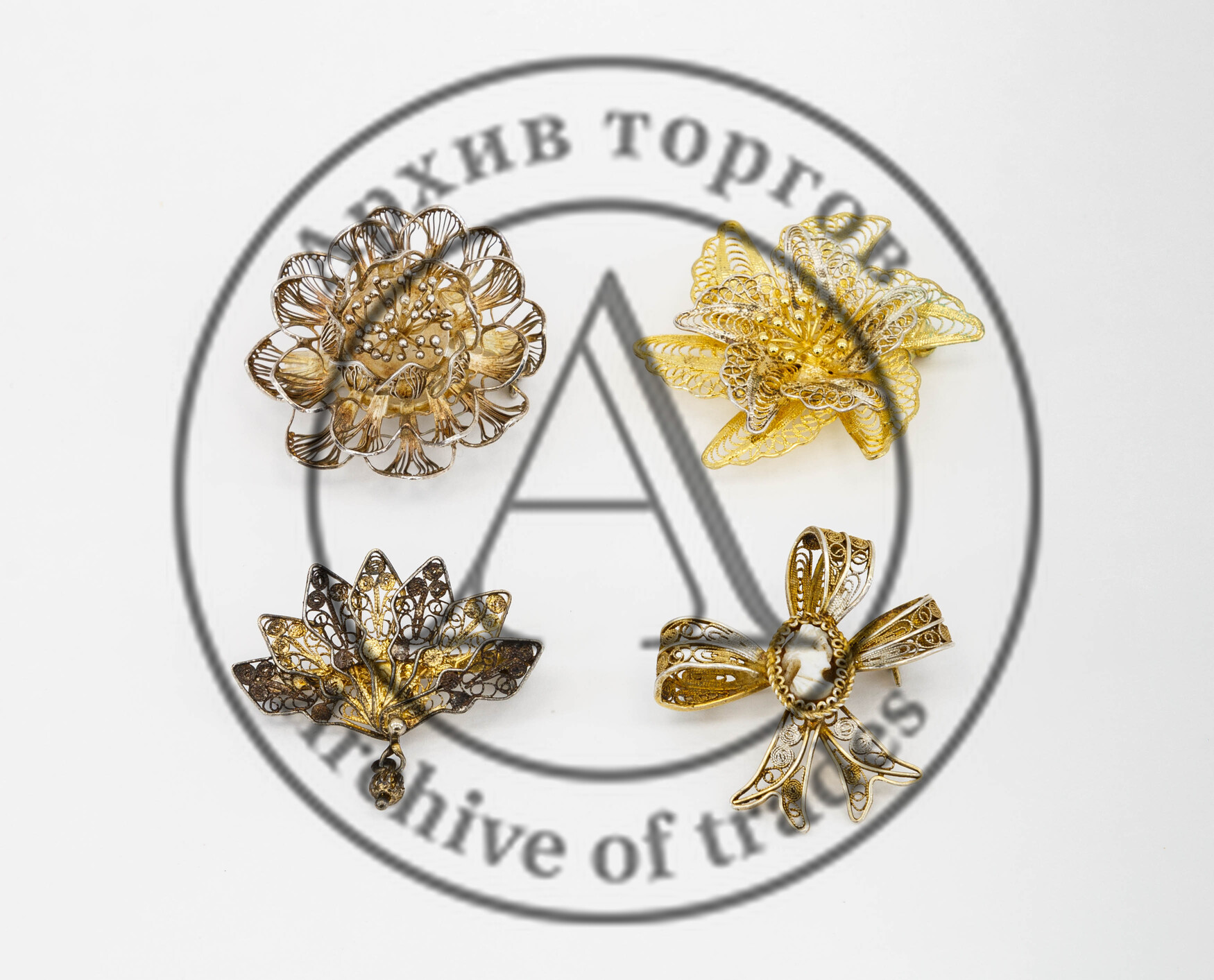 Сет из 4 брошей