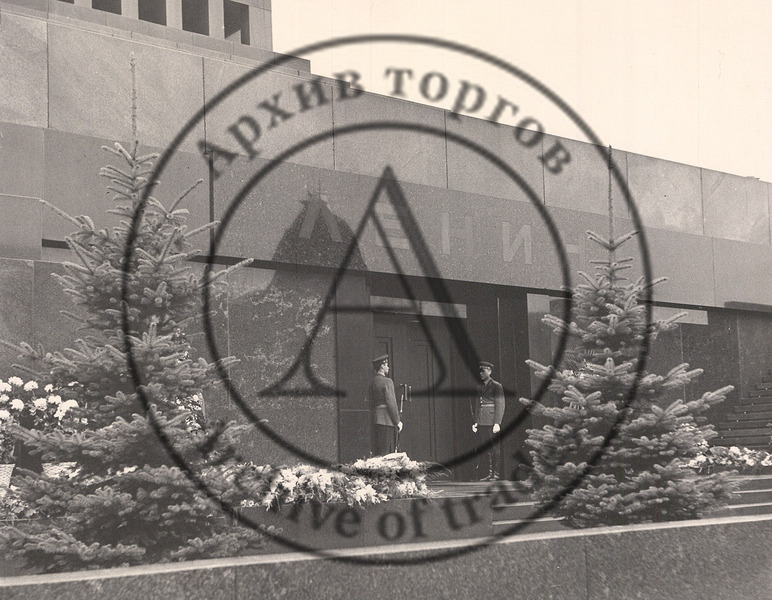 Фотография “У мавзолея”