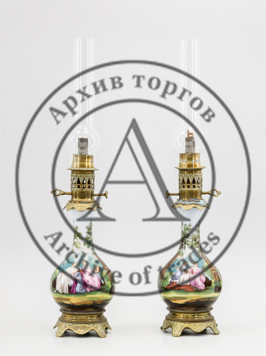 Парные керосиновые лампы с фарфоровым туловом